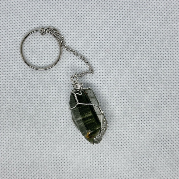 Garden clear quartz keychain handmade wire wrap - Picture 1 of 6